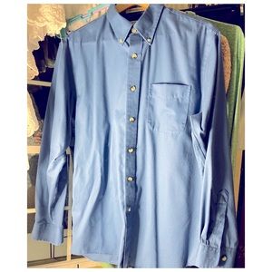 L. L. BEAN long-sleeve, wrinkle resistant, collared shirt-  beautiful blue!